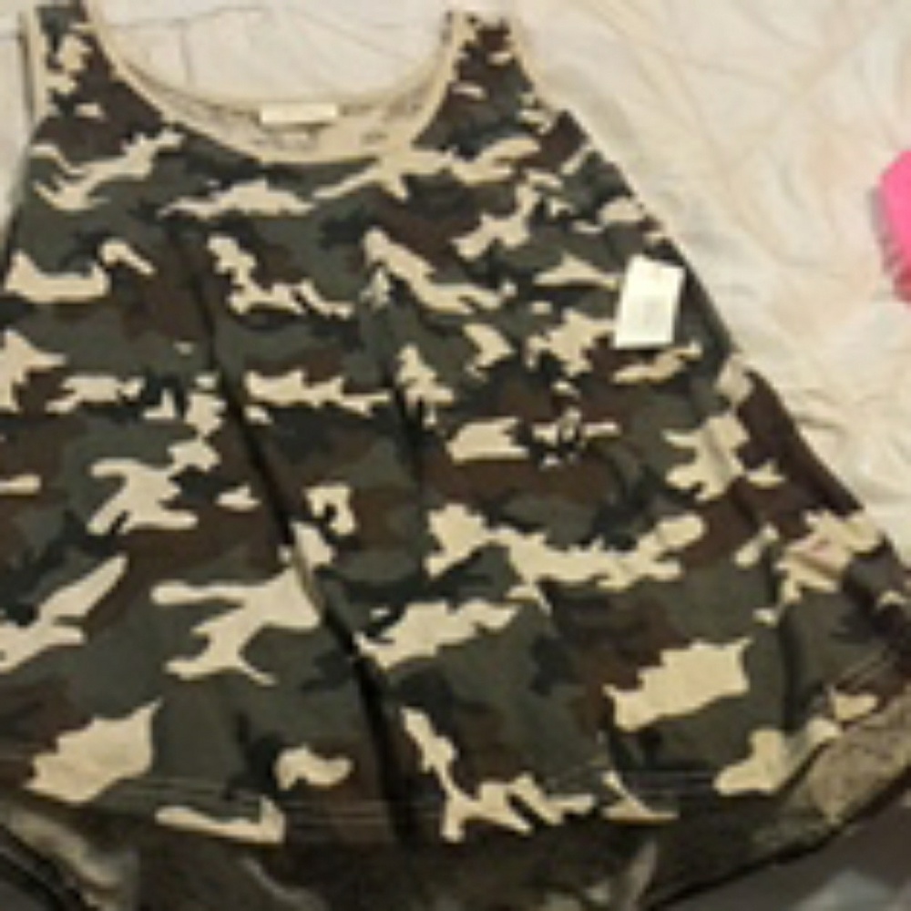 camo tank top